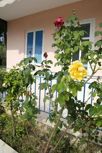 Liza Rooms Lixouri 0*,  Grecia