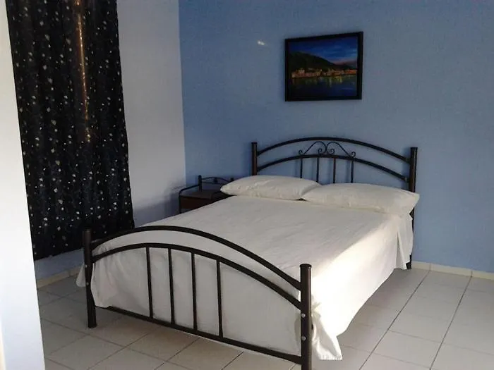 Liza Rooms Lixouri 0*,  Grecia